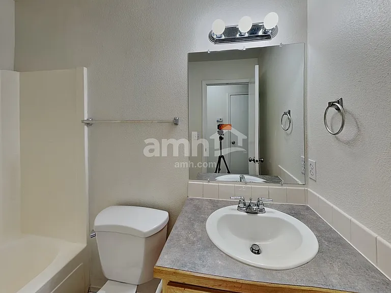 3008 Woodbridge St — Photo 13
