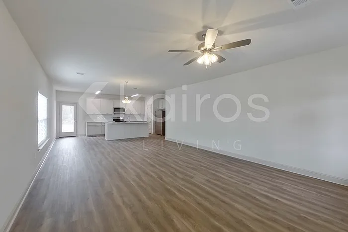 8118 Hendrick Dr — Photo 3