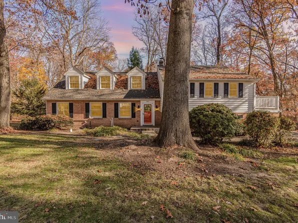 5009 Woodbox Ln, Mechanicsburg, PA 17055