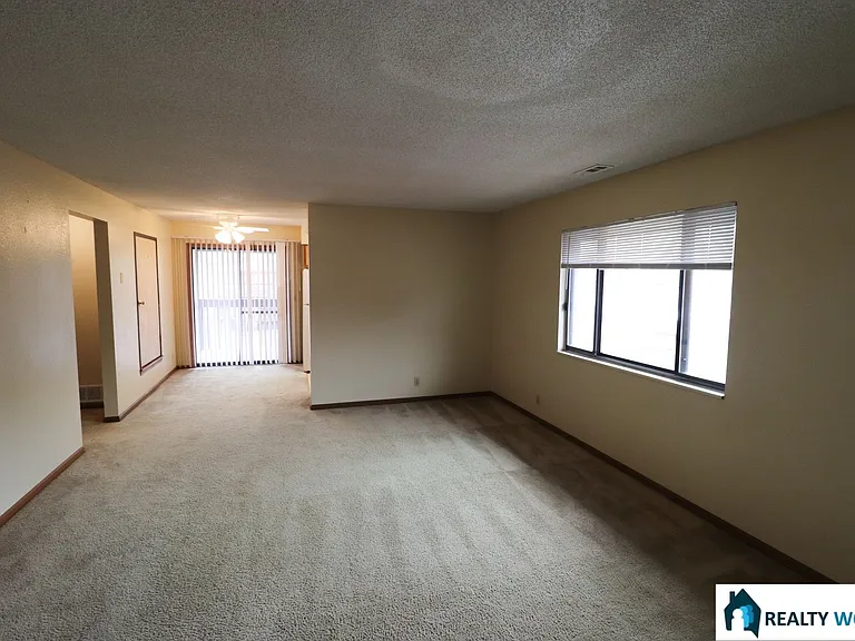1422 A St — Photo 2