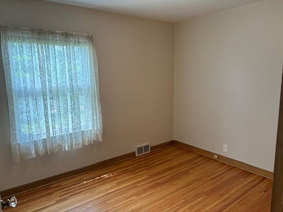4th image of 5920 Oliver Ave S