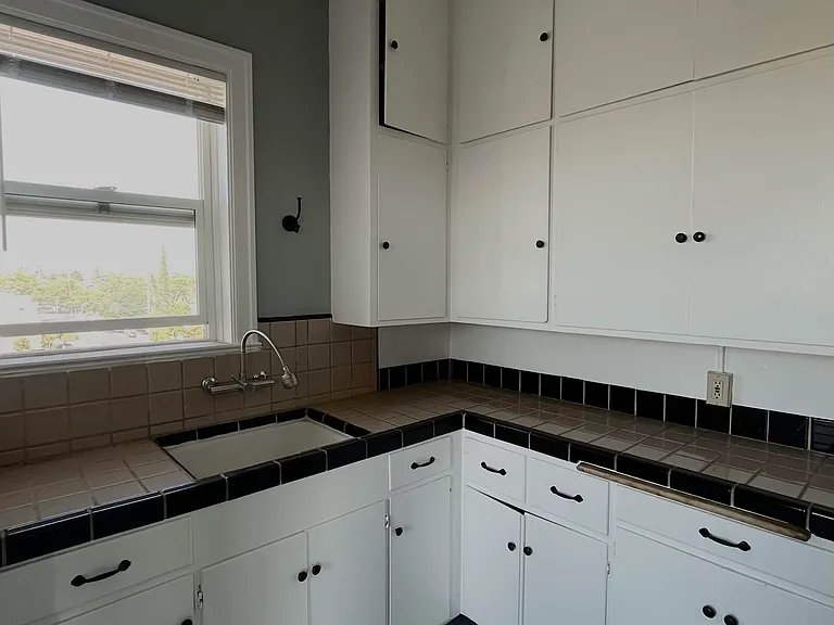 Eden Square Apartments — Photo 22