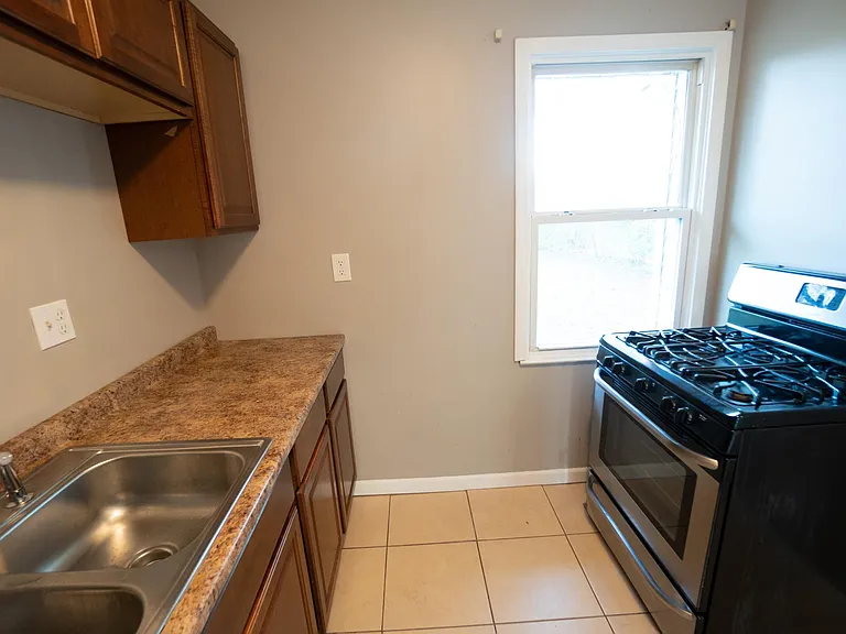 22760 Rosewood Ave — Photo 6