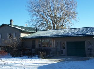 2258 57th Street Trl, Vinton, IA