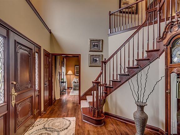 2nd image of 6035 Bridgeton Manor Dr