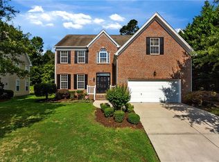 311 Jamestown Oaks Dr, Jamestown, NC 27282
