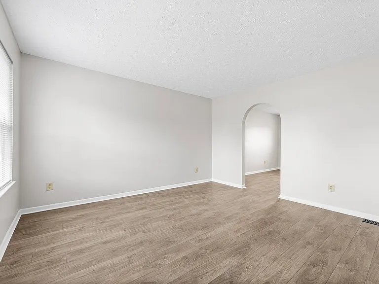 328 Regency Ave — Photo 15