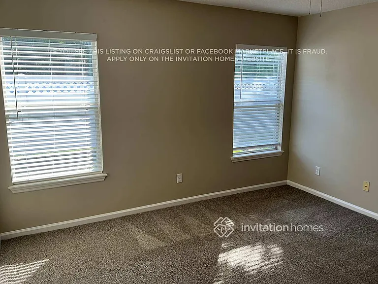 1916 E Lymington Way — Photo 14