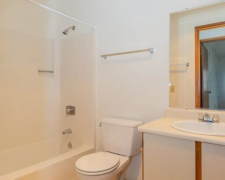 Shorecrest Apartments — Photo 59