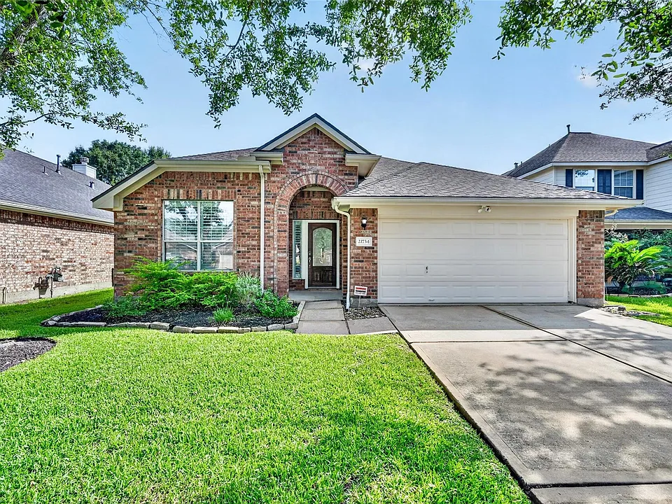 21734 May Apple Ct