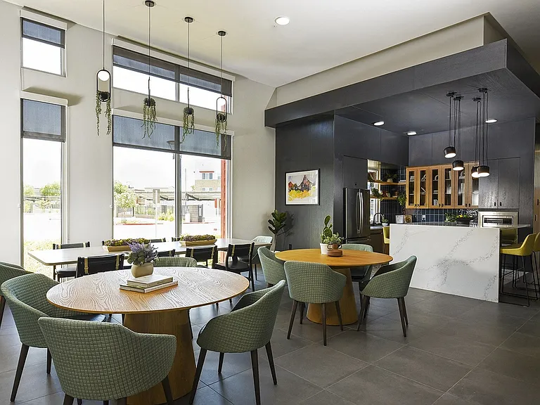 Aviara Flats — Photo 13