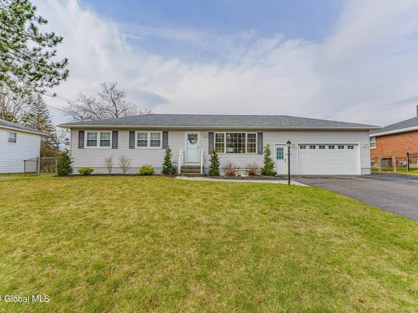 7 Driftwood Drive, Colonie, NY 12205