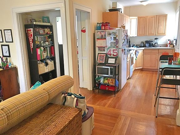 4th image of 592 Washington St APT 6