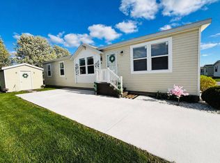 37886 Wolcott Ln, New Haven, MI 48048
