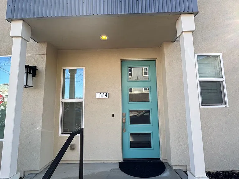 1684 Spring St — Photo 3
