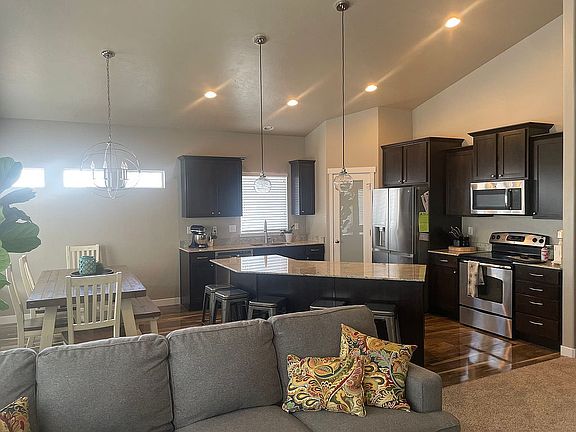 4th image of 3413 W Willow Park Dr