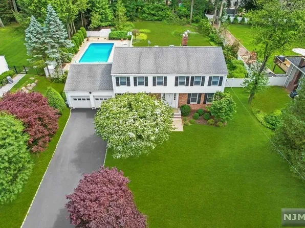 537 Baylor Ave, River Vale, NJ 07675
