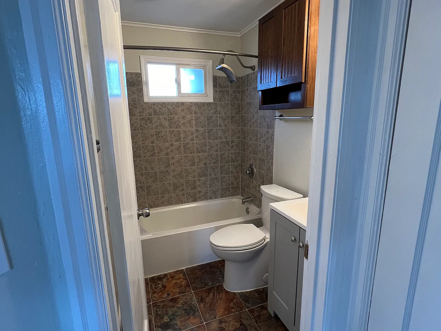 8 G St SE — Photo 4