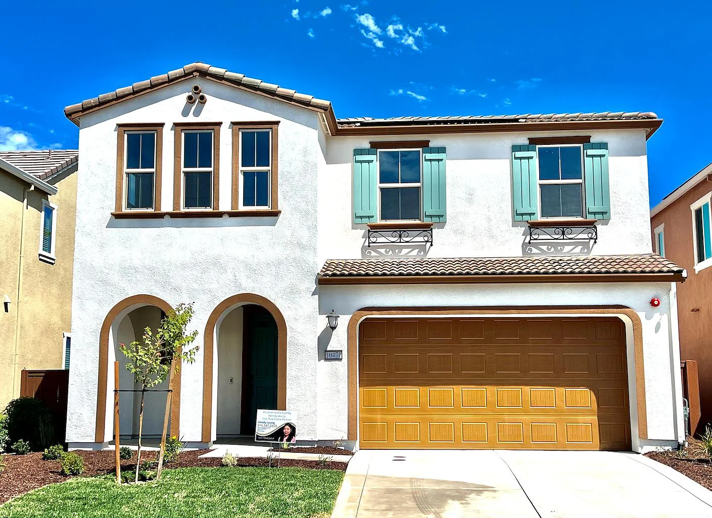 4 bed, 1945 sqft, $3,100 — Photo 1