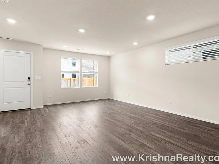 10615 NE 120th Pl — Photo 5