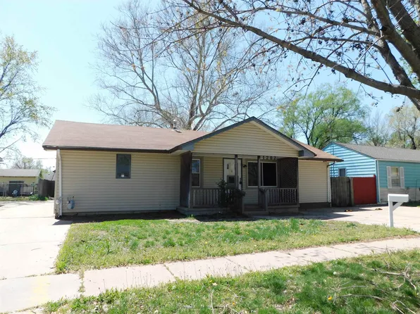 1207 E Luther St, Wichita, KS 67216