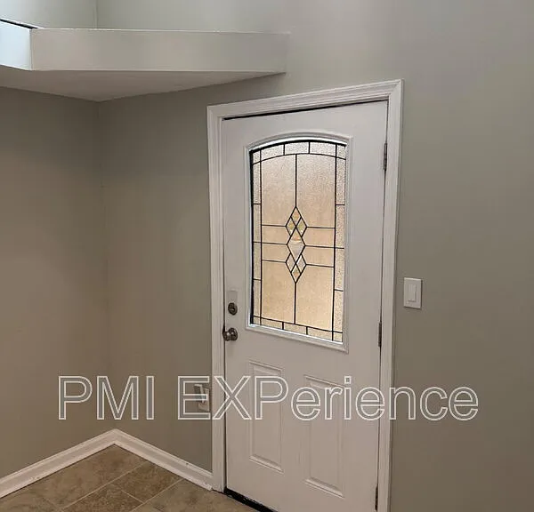 8203 Comet Dr — Photo 2