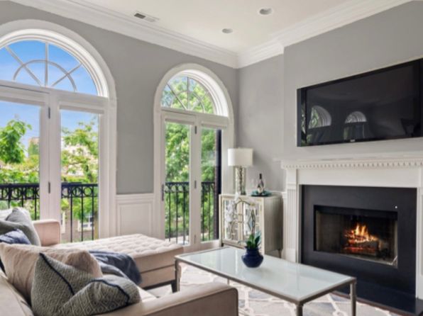 3713 N Clifton Ave Unit 2