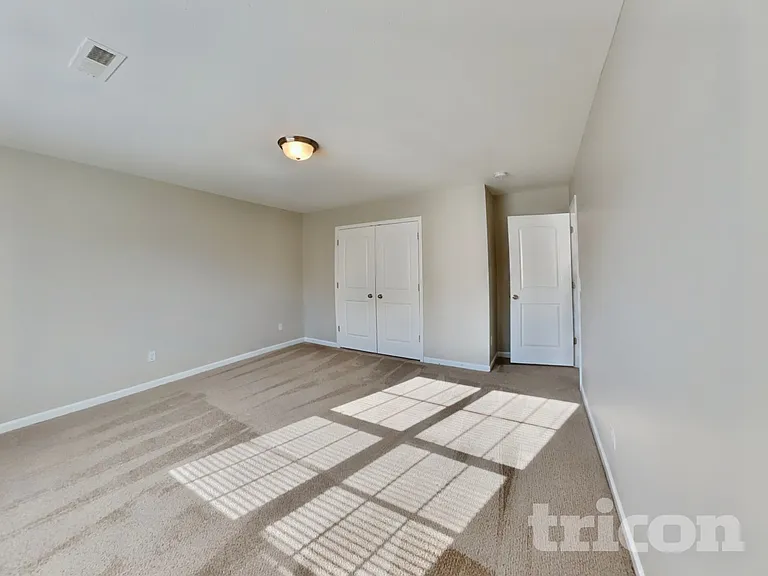 47 Hallow Oak St — Photo 13