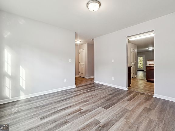 3rd image of 2553 Piering Dr