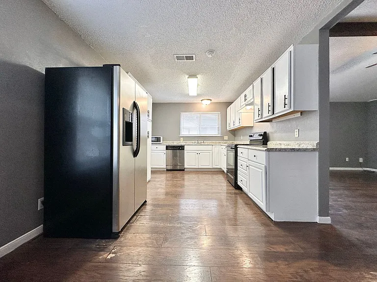 2108 Acron Dr — Photo 7