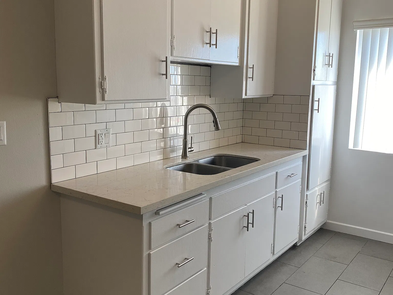 502 Avenue G — Photo 4