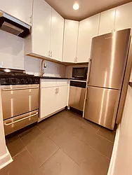 Rented by Metropolis Real Estate of Manhattan