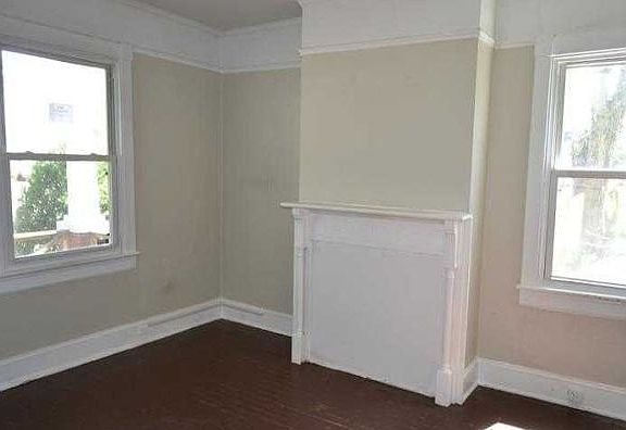 3rd image of 708 Douglas Ave