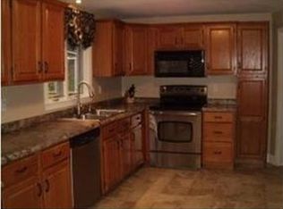 30 Dauntless Ln, Plaistow, NH 03865