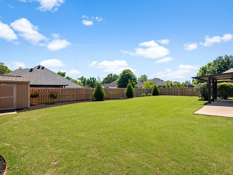 3802 NE Oaktrace Ave — Photo 22