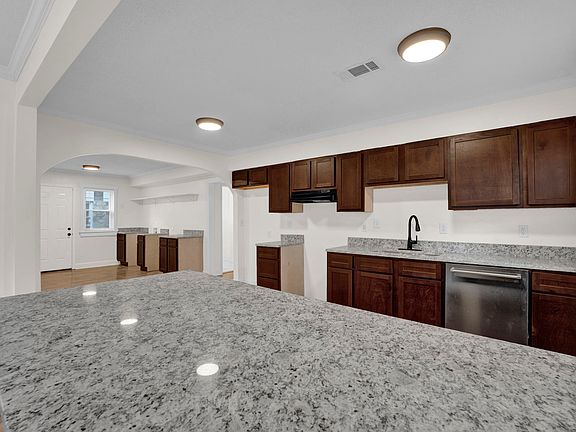 4th image of 759 E Mallory Ave