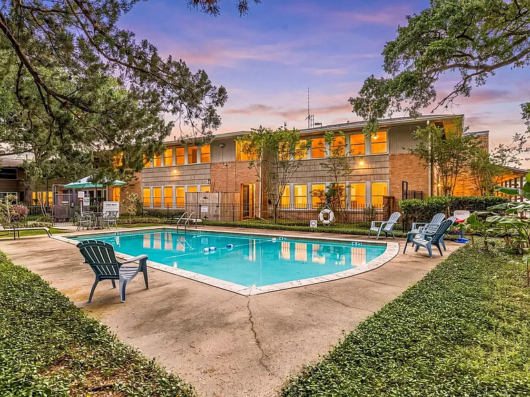 4018 Blue Bonnet Blvd #A — Photo 31