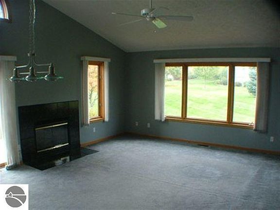 3rd image of 3684 W Courtney Pl