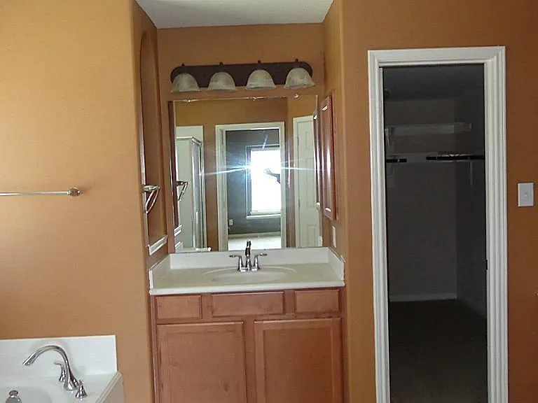 21911 Canyonwood Park Ln — Photo 9