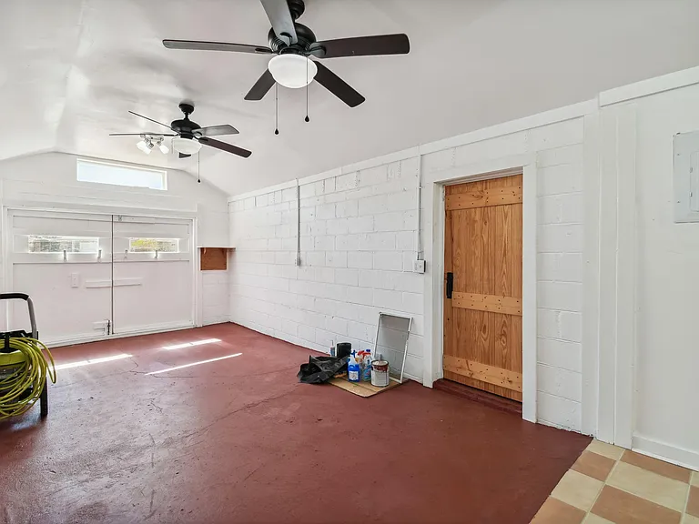 208 Union St — Photo 29
