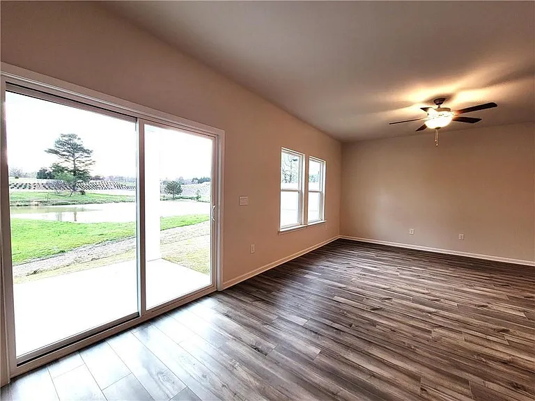614 Easton Way — Photo 6