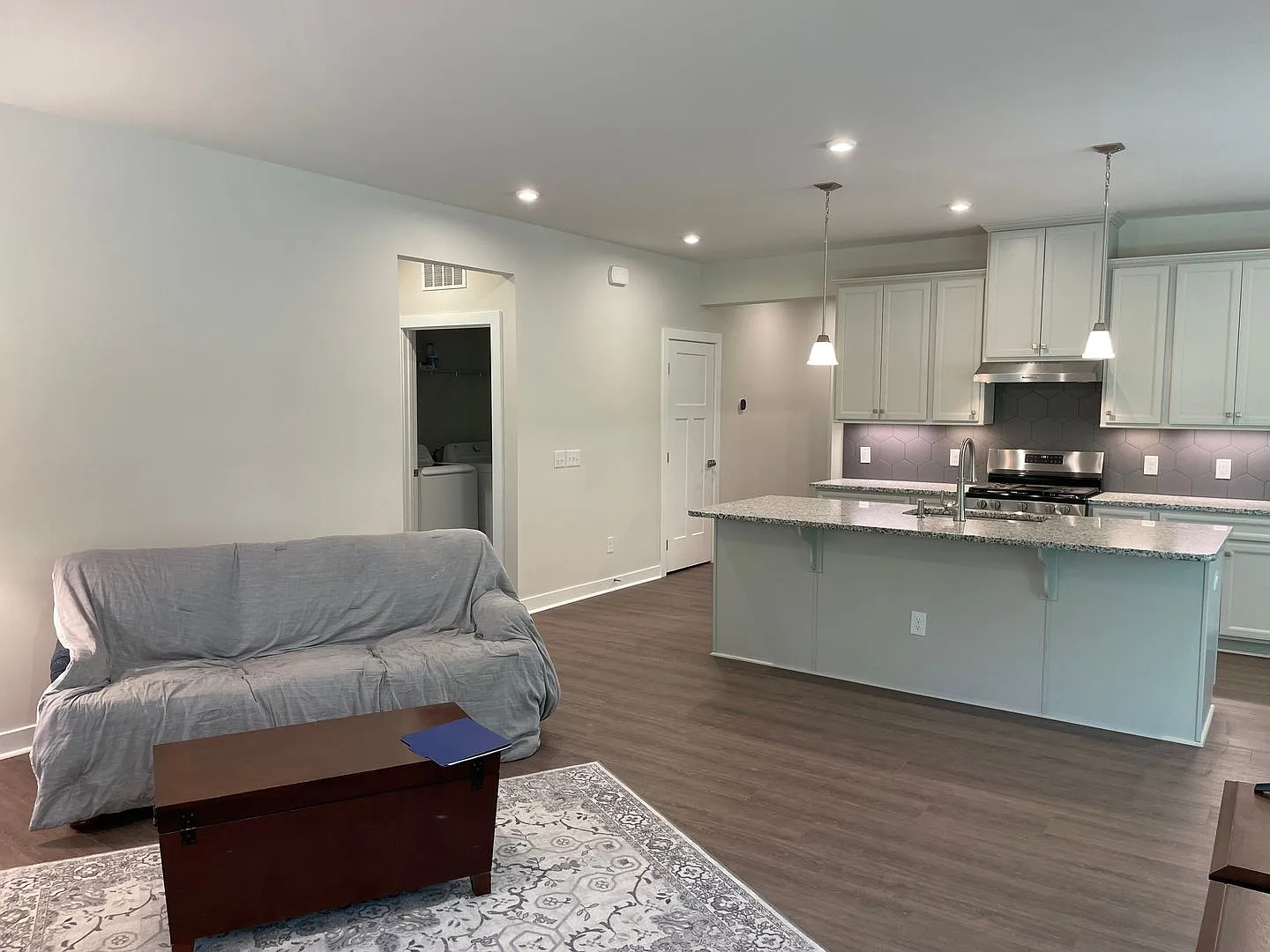 Unfurnished 3 Bedroom 2 Bathroom House in Bolivia NC. — Photo 4