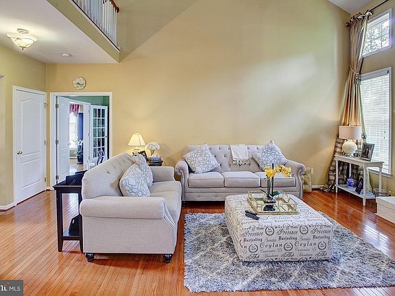 4th image of 2913 Blue Holly Ln