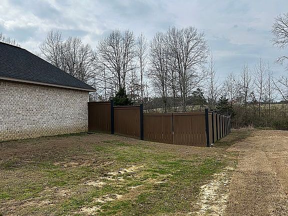 4th image of 241 Liberty Loop