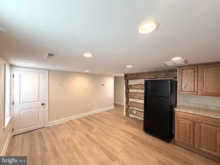 114 N Main St #B — Photo 12