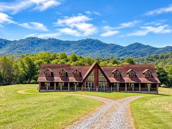 756 Rockhouse Rd, Lester, WV 25865
