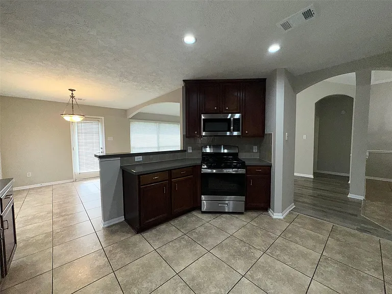 3715 Humble Dr — Photo 10