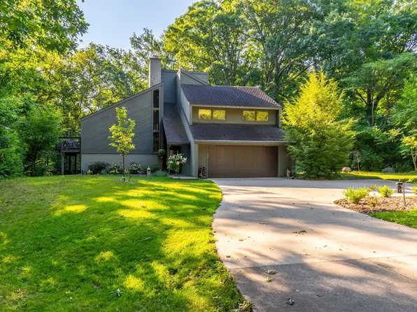 10014 Saint Clairs Retreat, Fort Wayne, IN 46825