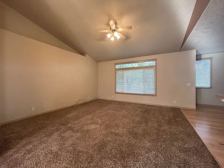 10485 N Bridle Way — Photo 14