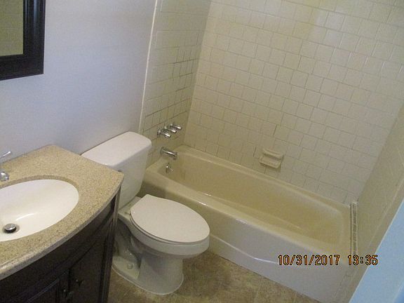 Bathroom 1 view 2